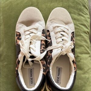 Steve Madden Women's Sneakers with Leopard Accents - White and Black